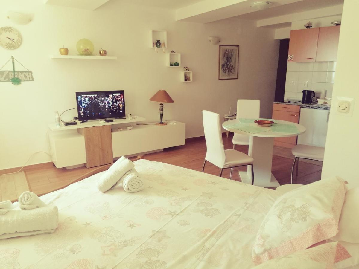 Apartment Lju On The Beach Spalato Esterno foto