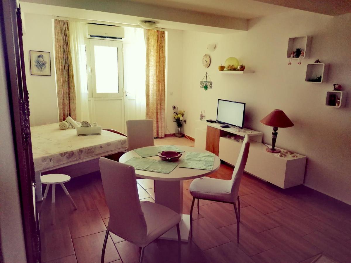 Apartment Lju On The Beach Spalato Esterno foto