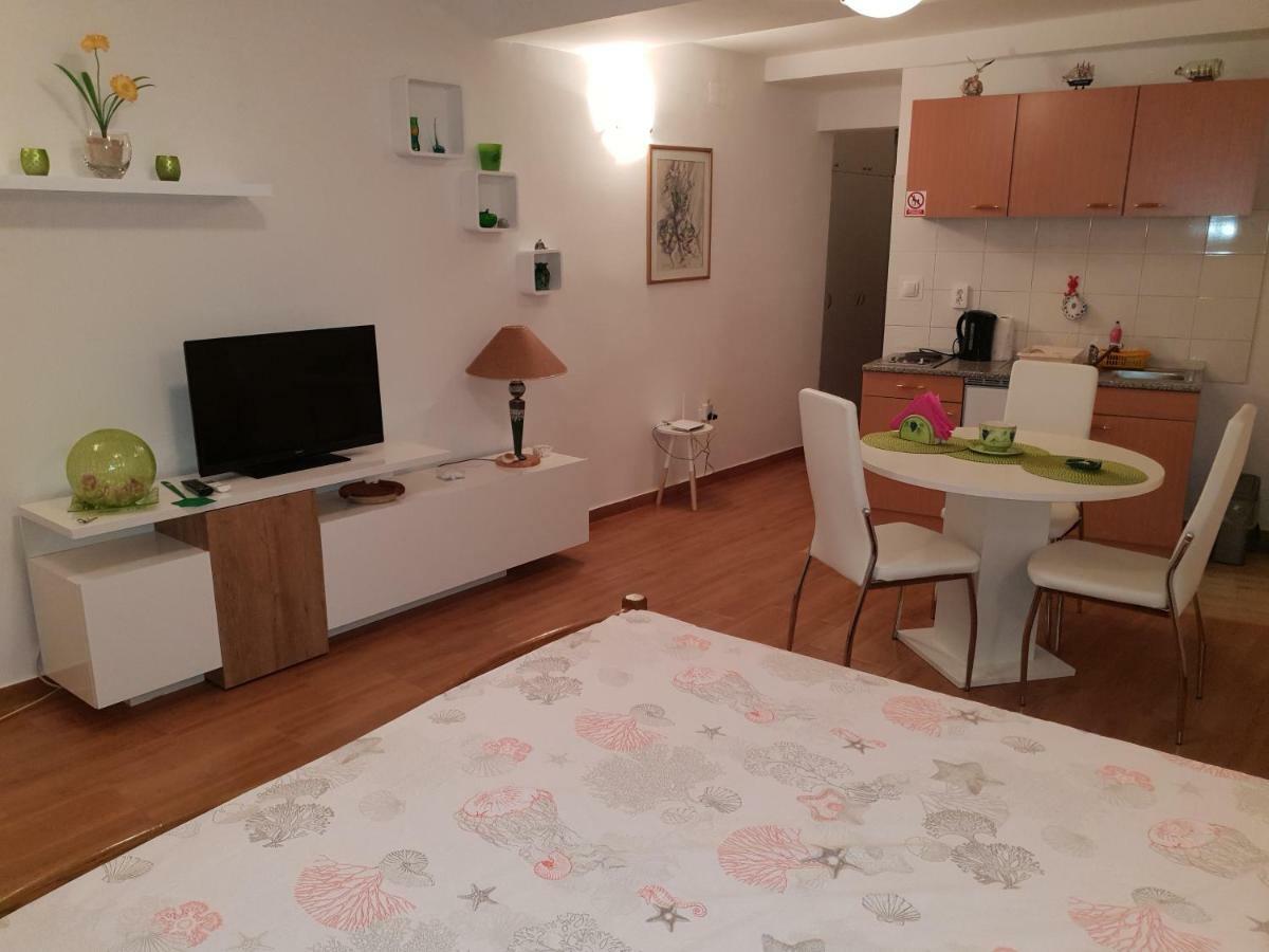 Apartment Lju On The Beach Spalato Esterno foto